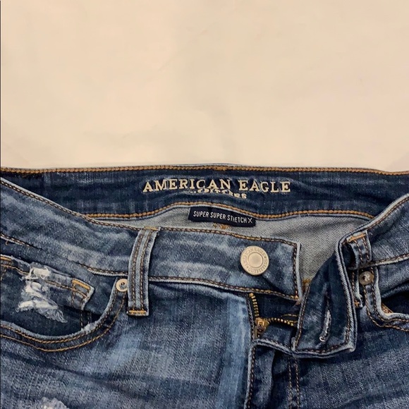 American Eagle Super Stretchy Mid-rise shorts - Picture 2 of 3